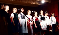 Kisbojtár Énekegyüttes fellépése az ontáriói Windsorban