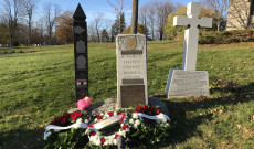 Emlékmű a beechwoodi temetőben