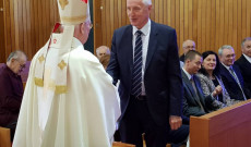 Püspök és nagykövet találkozása