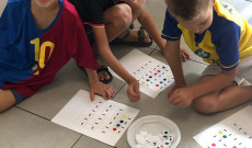 Kisiskolások a Tel Aviv-i magyar iskolában 