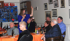 Közös éneklés a vendégekkel Közös éneklés a vendégekkel