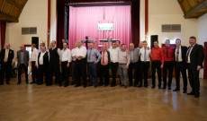 A férfikórus A férfikórus