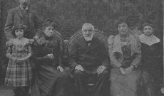 Czetz János családja körében, 1904 (Wikipedia)