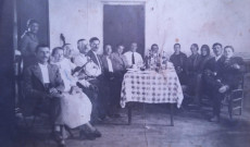 Villa Angela-i magyarok: Csatlós János kezében hegedűvel (Villa Angela, 1934. augusztus 25.)