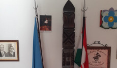 Az András által faragott kopjafa