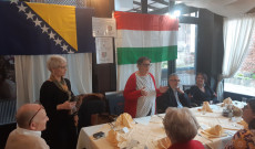 A szarajevói HUM Magyar Polgárok Egyesületének vezetői köszöntik a vendégeket