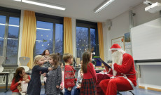 Mikulás a regensburgi hétvégi magyar iskolában. Ünnep a gyerekeknek