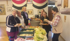 &quot;Töltött káposzta gyár&quot; nanaimói módra