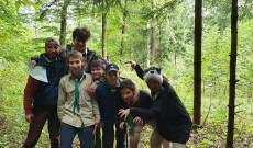 Farkas várta a cserkészeket a Kerekerdő közepén… Farkas várta a cserkészeket a Kerekerdő közepén…