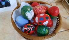 A córdobai magyar közösség tagjai által készített húsvéti tojások