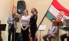 Katonadal éneklése