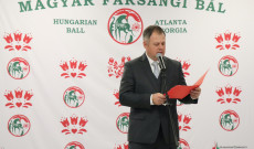 Dóczi Zoltán beszédével kezdődött az ünnepi műsor