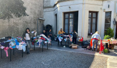 A vásárra szánt ruhadarabok színes kavalkádja montevideo-feri-americana-umo