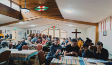 csapatok, emberek, terem, kvíz