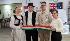 KCsP, magyar zászló, ösztöndíjasok, Árpád Otthon