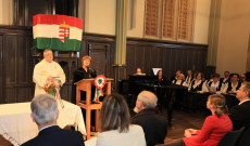 Varga Péter atya és Vályi-Nagy Ágnes lelkipásztor