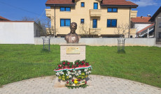 A szkopjei Petőfi szobor