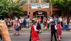 Gyerekek fellépése a magyar klub előtt