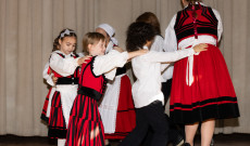 Iciri-Piciri táncosok