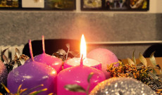 Advent első gyertyája