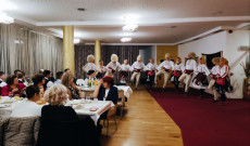Szent Száva KME fellépése a Medicus tamburazenkar mellett