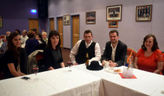 Az ösztöndíjasok és koordinátoruk, Éva