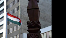 Magyar Kopjafa és zászló a Magyar Millenium Parkban, Wellingtonban