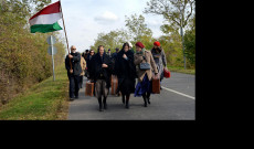 Emlékezés a megtorlás elől menekülő, üldözött hősökre és az önzetlen segítséget nyújtókra. Emlékezés a megtorlás elől menekülő, üldözött hősökre és az önzetlen segítséget nyújtókra.