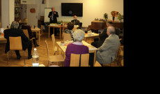 A Váltóláz című verseskötet bemutatóján a Bécsi Magyar Otthonban