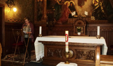 Lengyel Melinda, a Bécsi Magyar Iskola tanára a versvirrasztáson