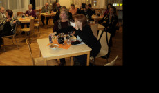 Verskedvelő közönség