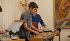 Tóth Benedek ütőhangszeres művész fia és növendéke, Tóth András Tóth Benedek ütőhangszeres művész fia és növendéke, Tóth András