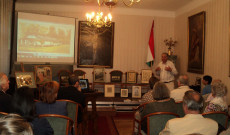 Az Ars Sacra Fesztivál keretében Molnár-C. Pál művészetéről tartott vetítettképes előadást Bécsben Csillag Péter, a művész unokája
