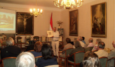 Az Ars Sacra Fesztivál keretében Molnár-C. Pál művészetéről tartott vetítettképes előadást Bécsben Csillag Péter, a művész unokája