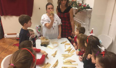 Karácsonyvárás, Tanoda, csuhé Karácsonyvárás, Tanoda, Chester