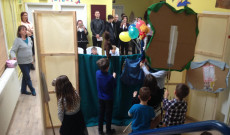 13. Tanodanap, Chester, Anyák napja, bábelőadás