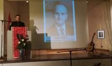 Tollas Tibor költészetéről