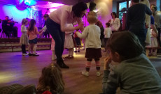 Párra várva, táncba állva