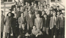 osztálykép (1958 Burg Kastl) - első sor (állók), jobbról a harmadik: Fodor László