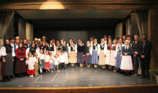 Csöbörcsök Táncegyüttes és Zagyva Banda - Fotó: Szabó Janka Csöbörcsök Táncegyüttes és Zagyva Banda - Fotó: Szabó Janka