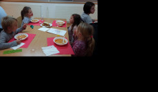 Mindenki megnyalta a tíz ujját a finom leves után