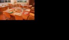 Piros-fehér-zöld terítés Piros-fehér-zöld terítés