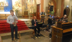 A White Christmas című dal is felcsendült a Péter Norbert Band előadásában