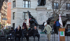 Megemlékezés a Kossuth-szobornál George Patakival
