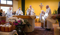 Ünnepi istentisztelet, 60 éves a Woodside Priory iskola