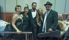 Az ösztöndíjasok Dézsi Csabával, Melbourne református lelkészével