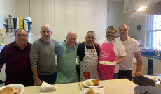 iskola, anyák napja, ünnepség, apukák, ebéd, konyha