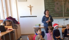 Kerekítő Manó beszélget a müncheni ovisokkal