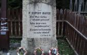 Koszorúk P. Rupert Mayer kosteleki emlékművénél Koszorúk P. Rupert Mayer kosteleki emlékművénél