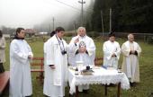 Szentmise a szabadtéri oltárnál. Főcelebráns: dr. Vencser László Szentmise a szabadtéri oltárnál. Főcelebráns: dr. Vencser László
